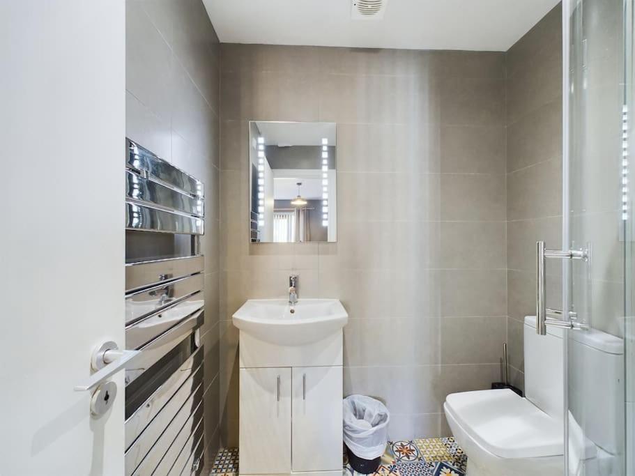 Donegall Sq Apt At City Gate, Belfast City Centre Екстер'єр фото